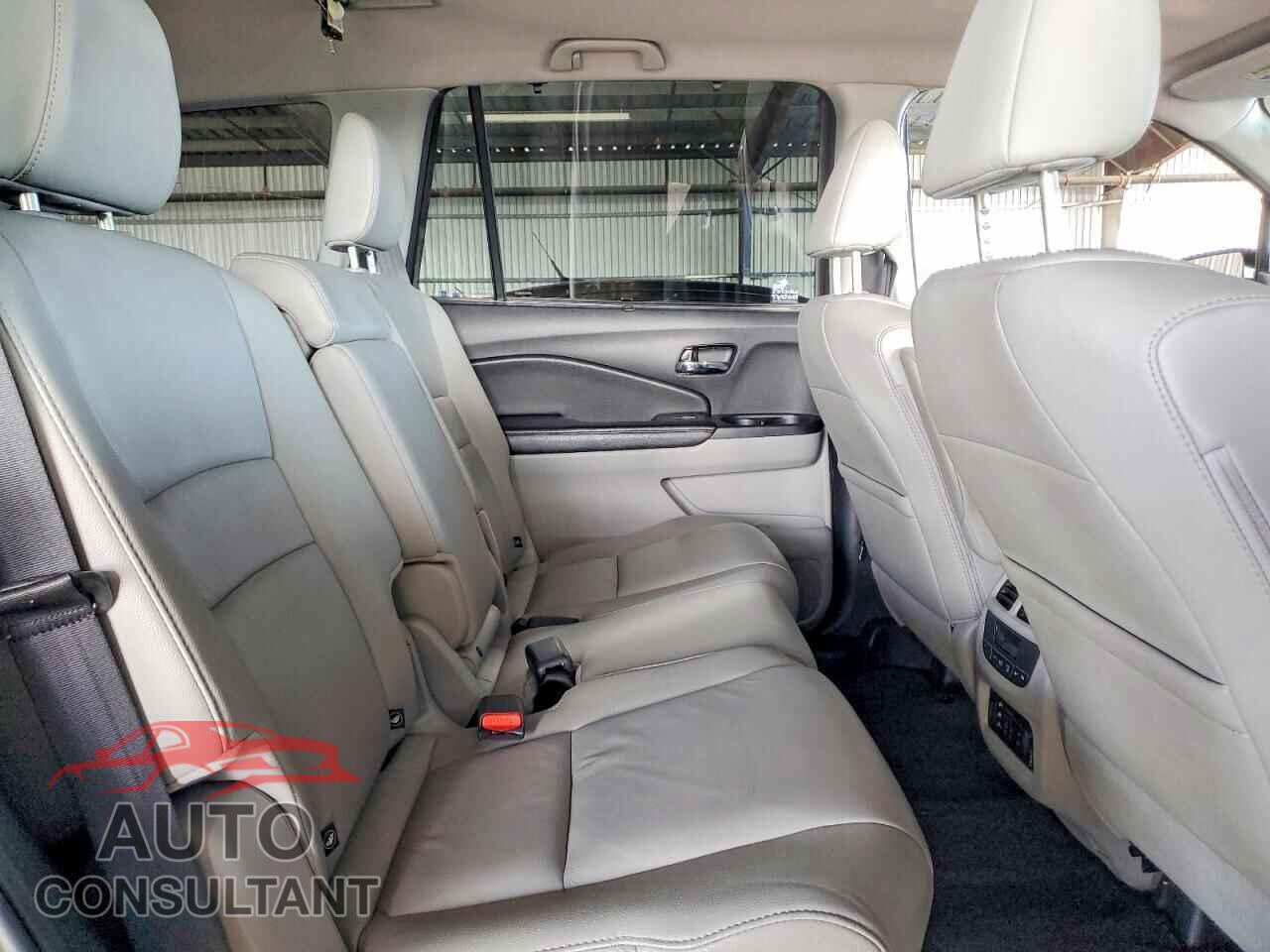 HONDA PILOT 2016 - 5FNYF5H94GB016036