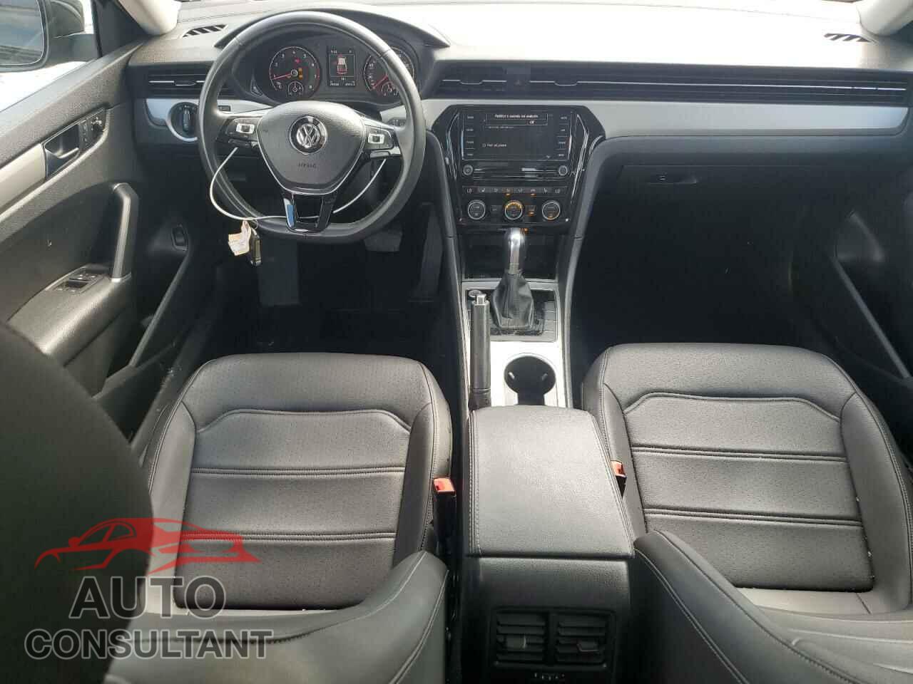 VOLKSWAGEN PASSAT 2021 - 1VWSA7A36MC001663