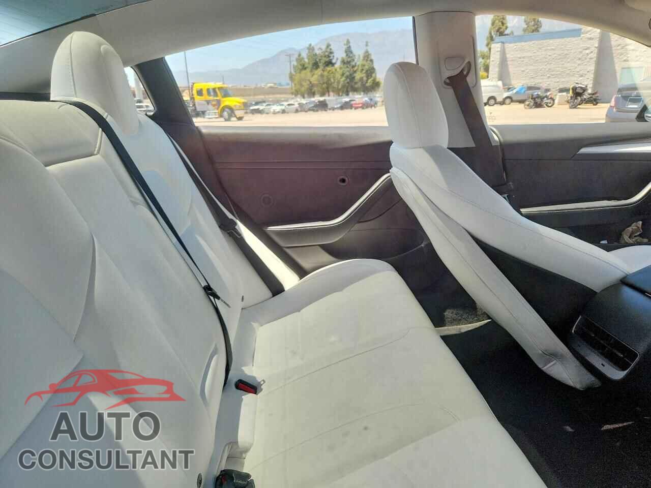 TESLA MODEL 3 2022 - 5YJ3E1EA9NF322859