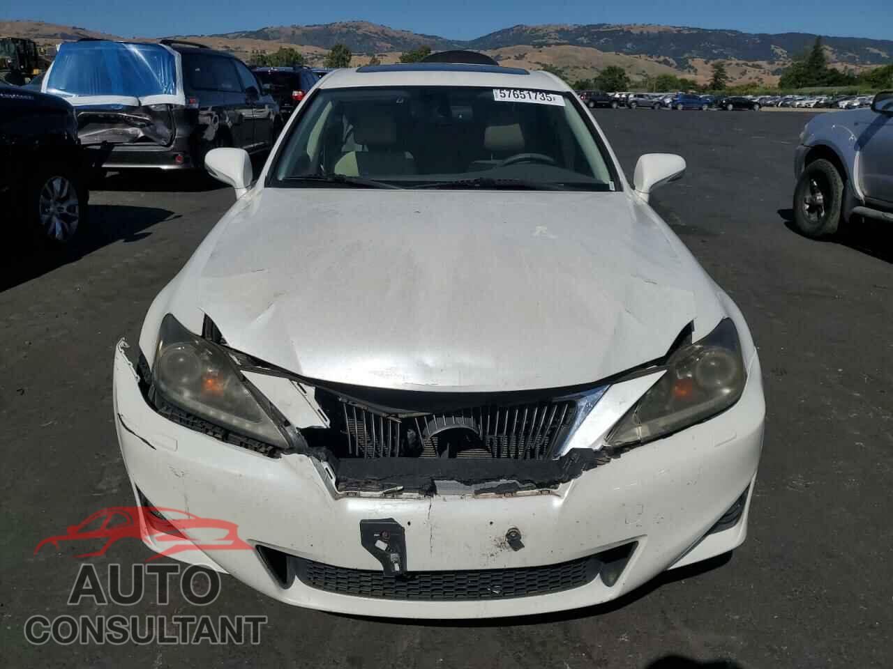 LEXUS IS 2012 - JTHBE5C22C5028831