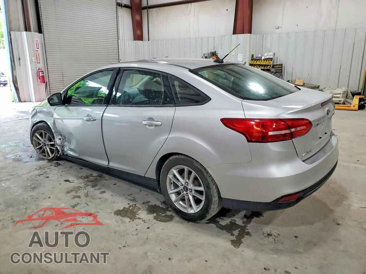 FORD FOCUS 2015 - 1FADP3F23FL218017