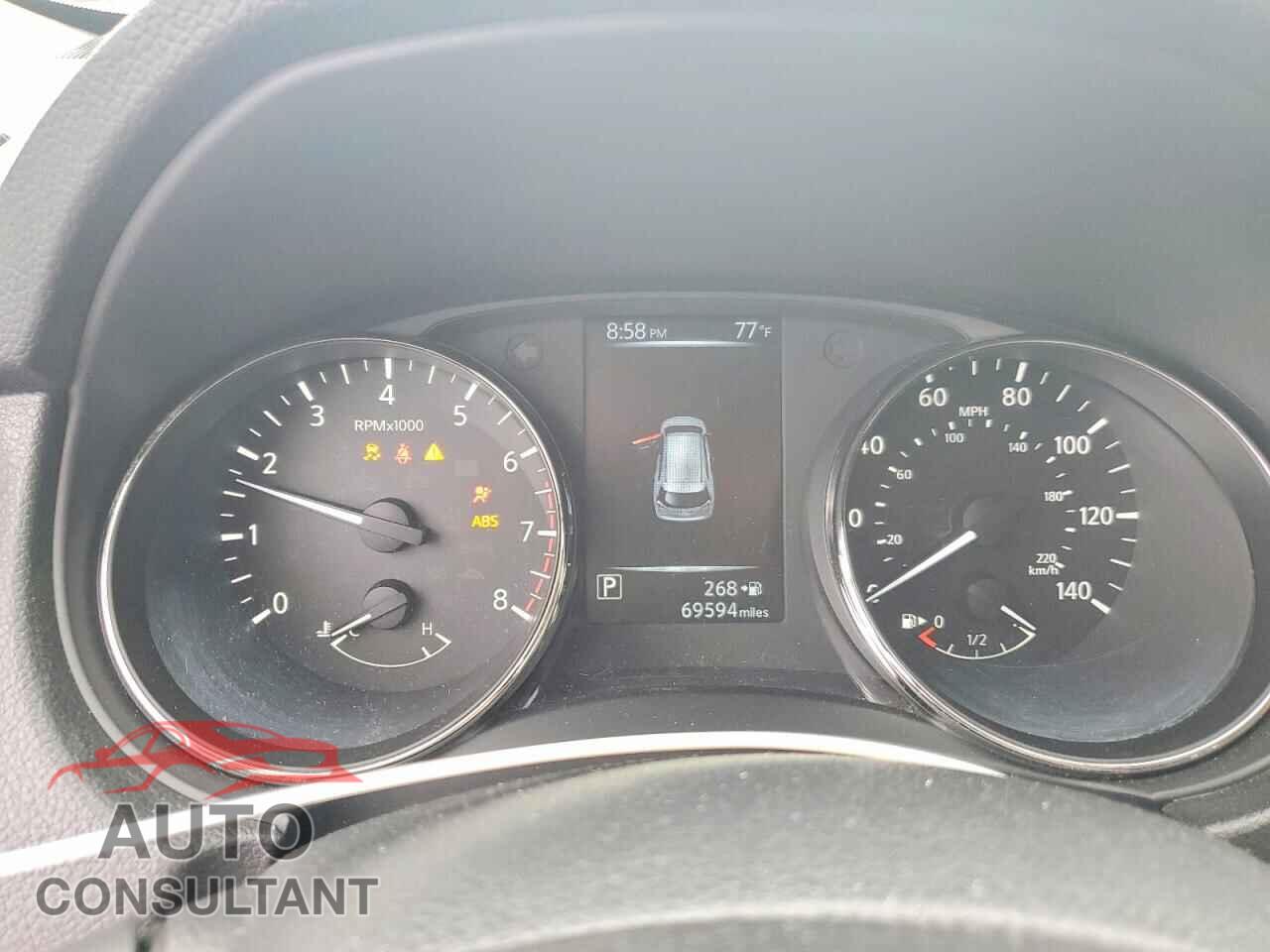 NISSAN ROGUE 2017 - KNMAT2MV4HP562113