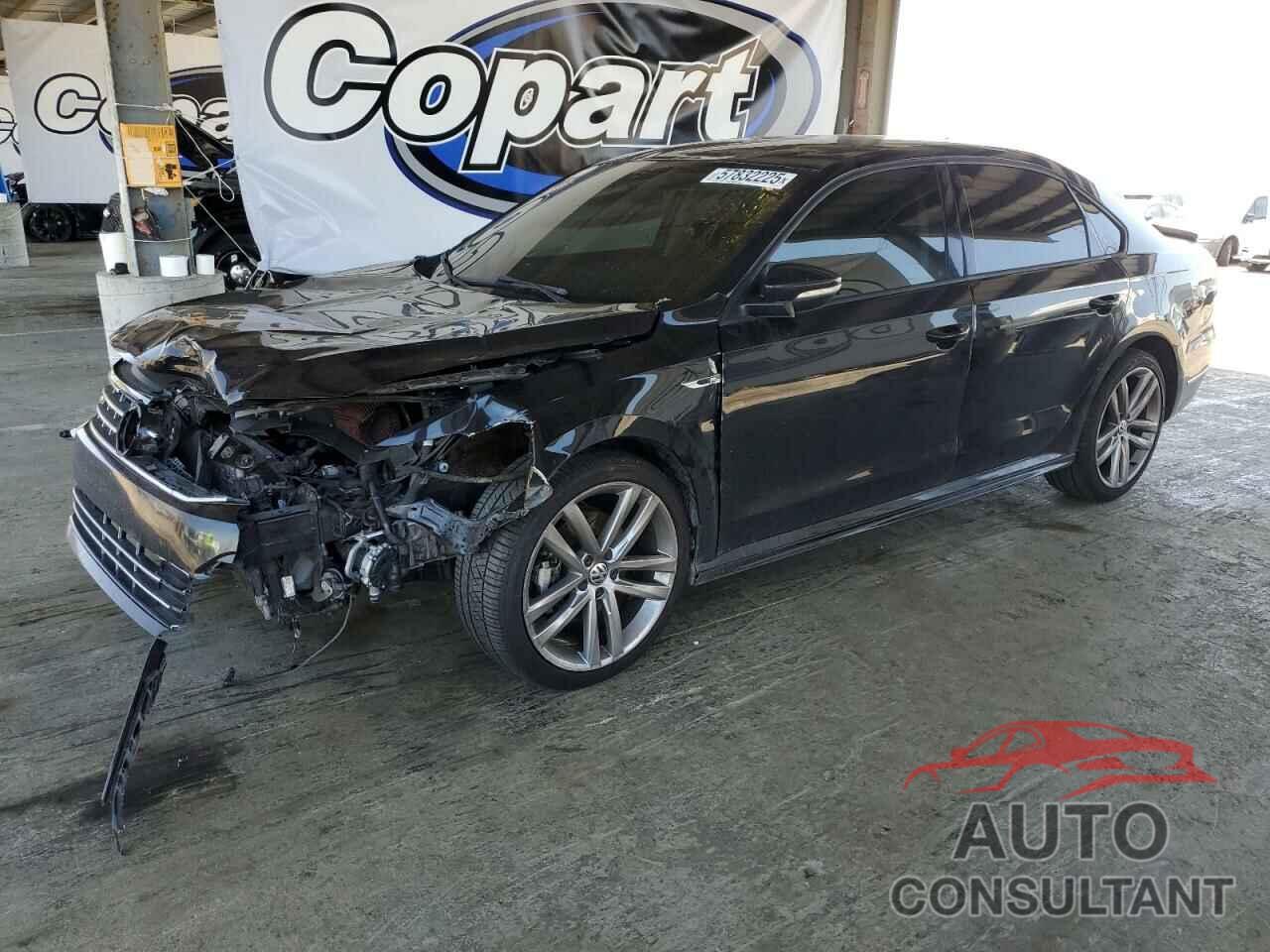 VOLKSWAGEN PASSAT 2018 - 1VWAA7A39JC034230