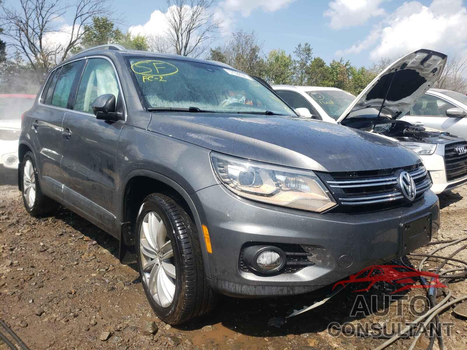 VOLKSWAGEN TIGUAN 2016 - WVGBV7AX6GW609210