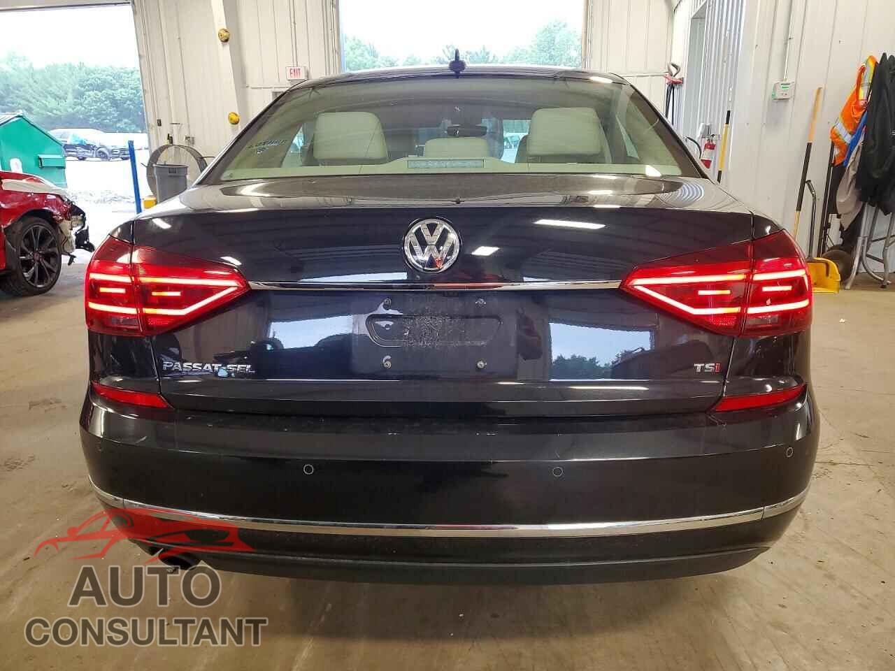 VOLKSWAGEN PASSAT 2017 - 1VWCT7A33HC042045