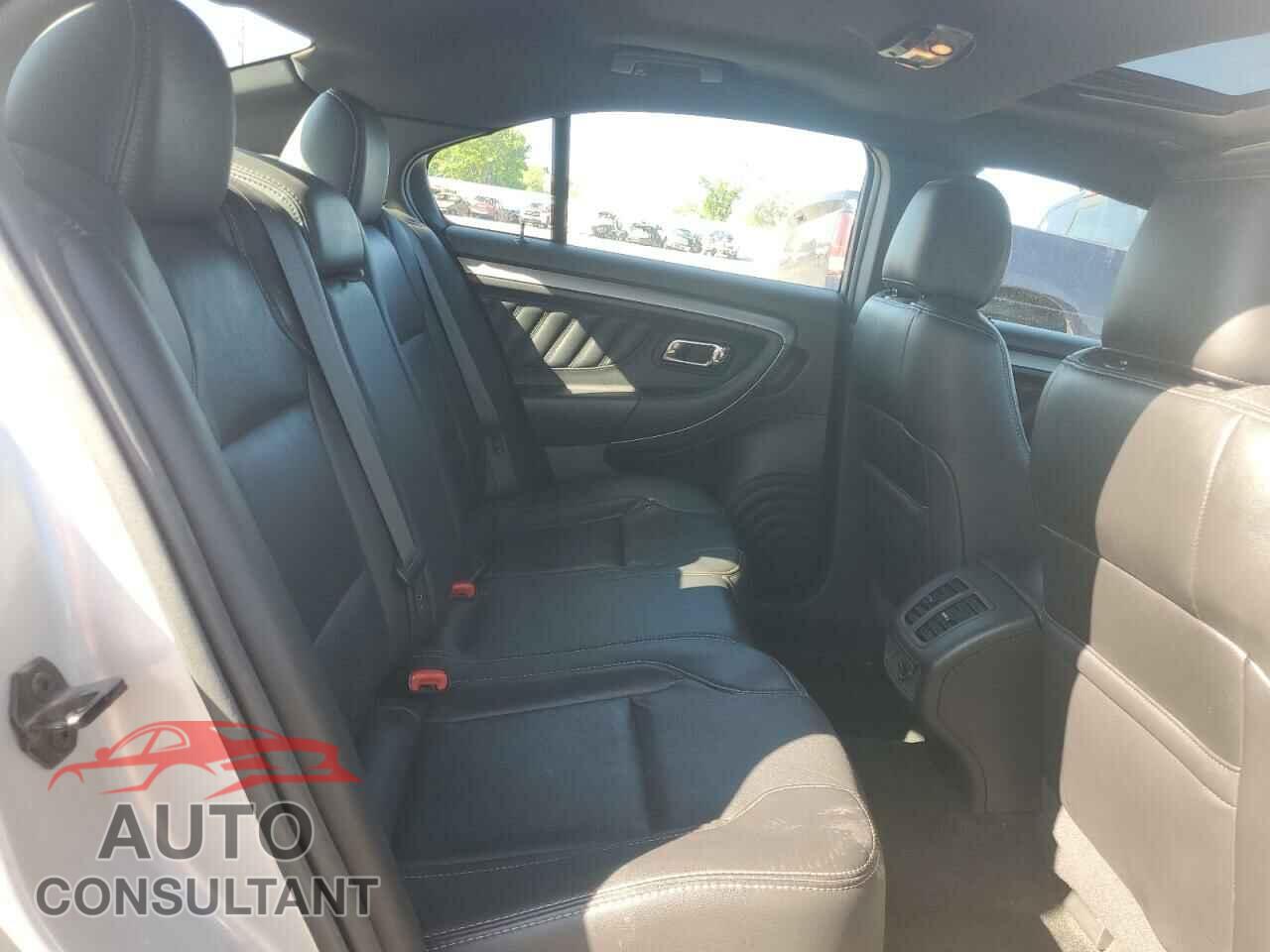 FORD TAURUS 2015 - 1FAHP2E83FG108563