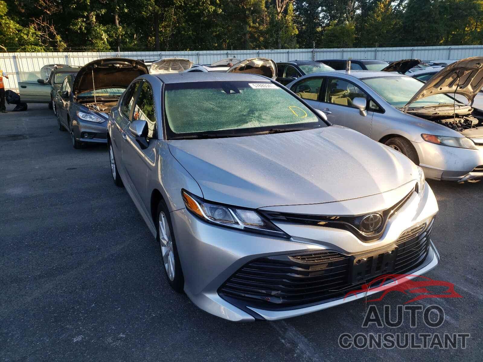 TOYOTA CAMRY 2018 - 4T1B11HK9JU103649