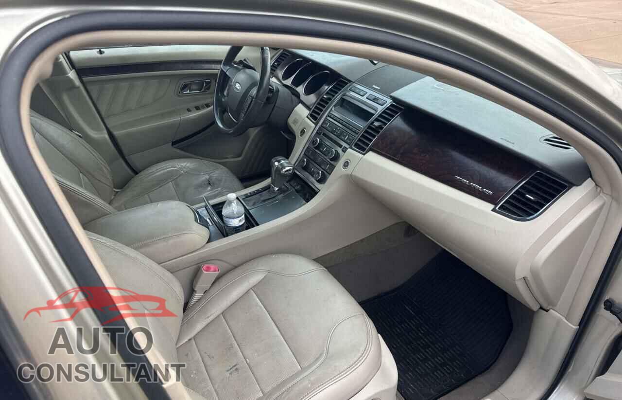 FORD TAURUS 2011 - 1FAHP2FW4BG136184