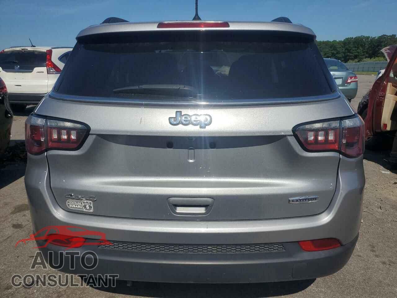 JEEP COMPASS 2018 - 3C4NJDBB4JT314151