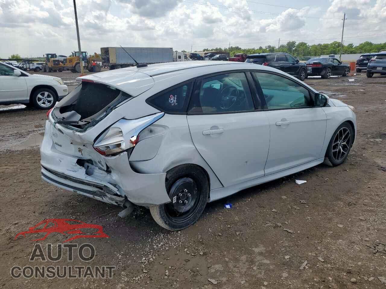 FORD FOCUS 2016 - 1FADP3K23GL233821