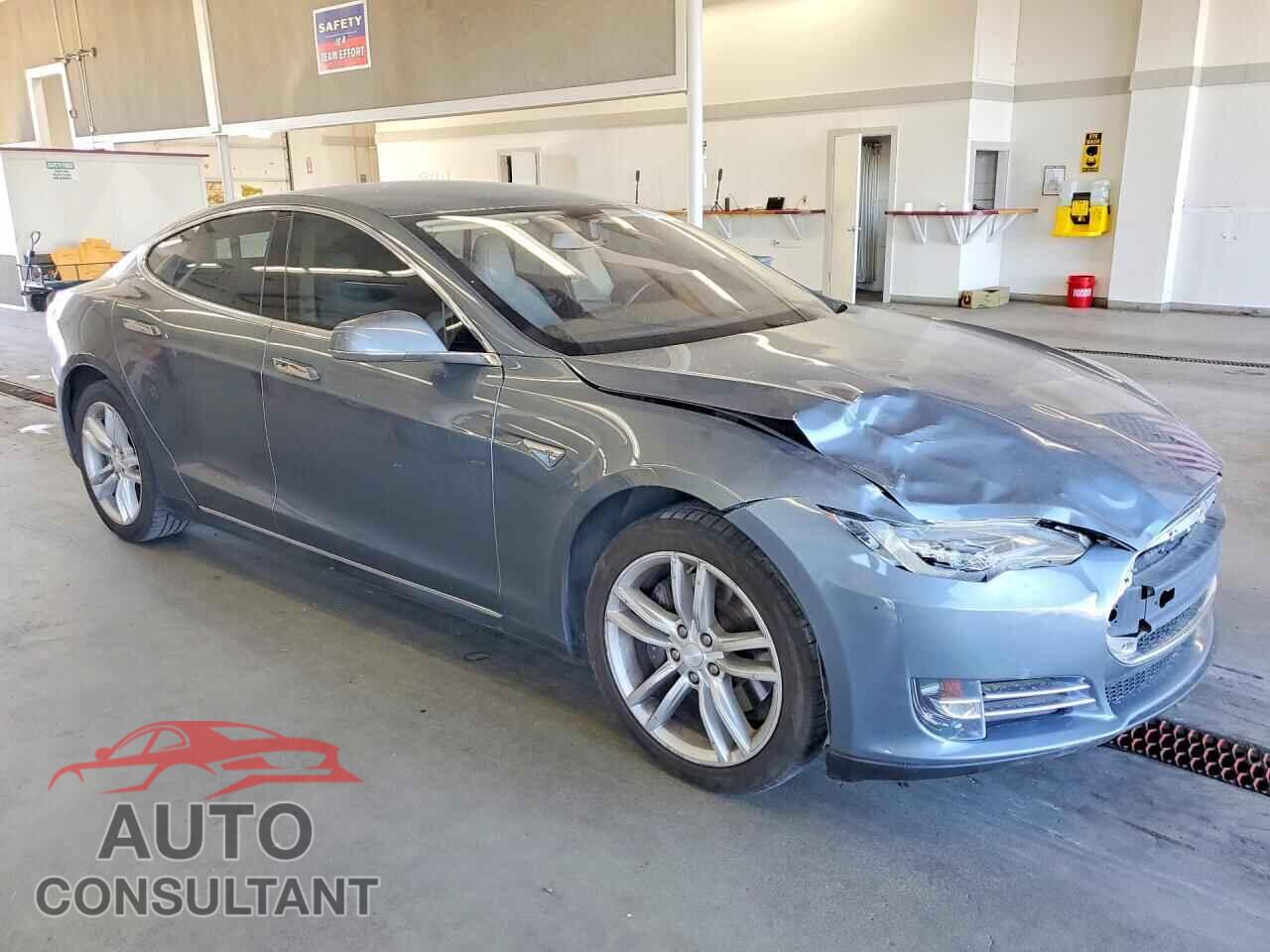TESLA MODEL S 2013 - 5YJSA1CN8DFP26294