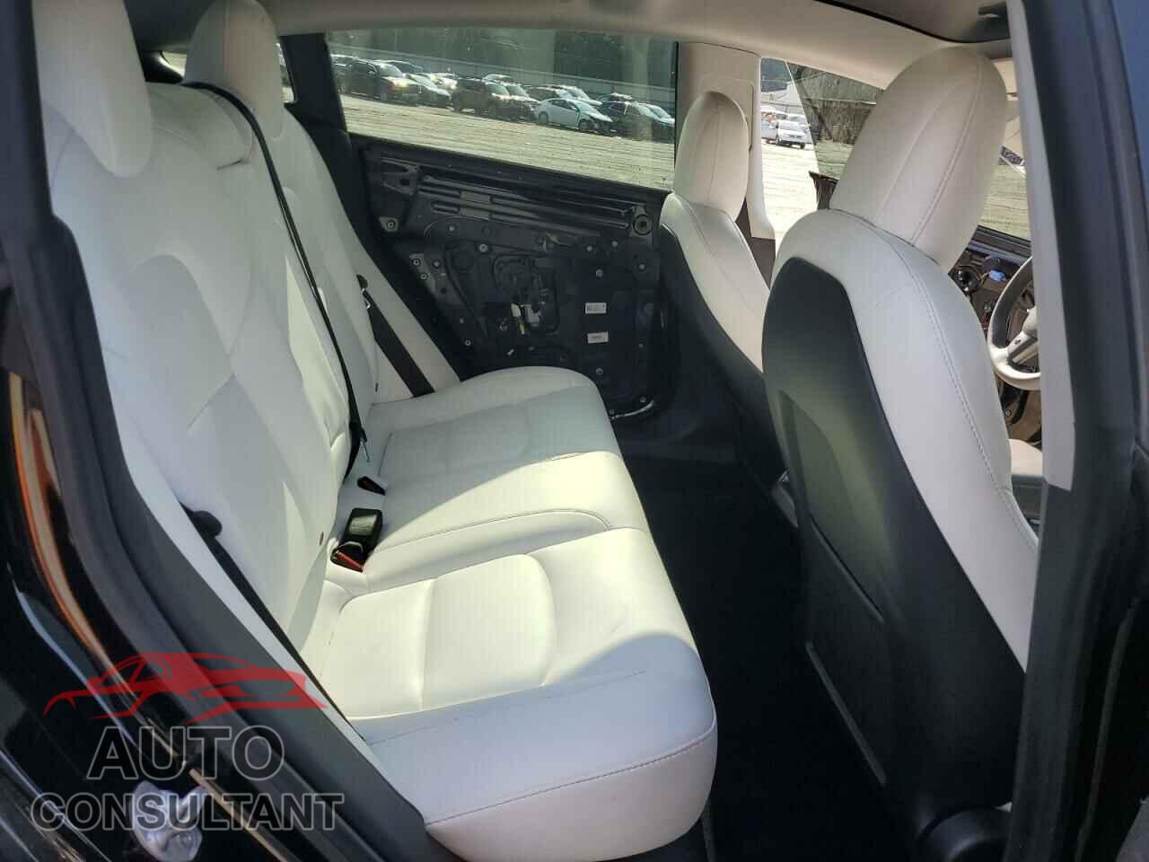 TESLA MODEL 3 2021 - 5YJ3E1EA0MF964045