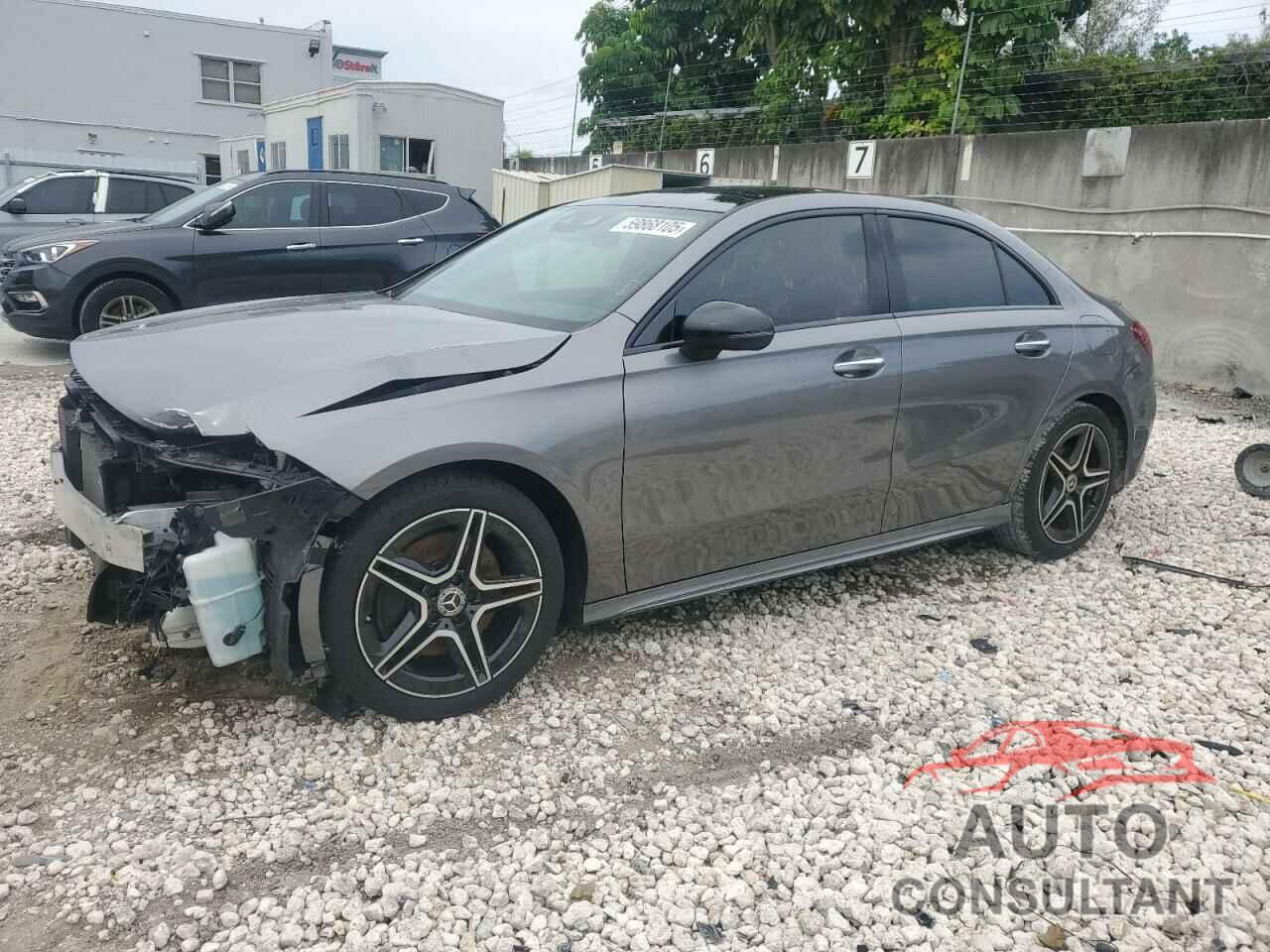 MERCEDES-BENZ A-CLASS 2019 - WDD3G4EB1KW031726