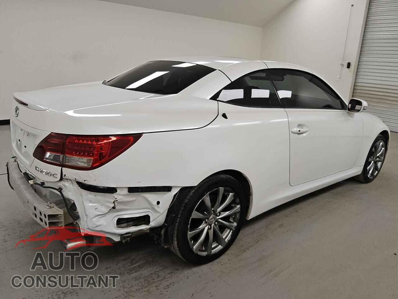 LEXUS IS 2015 - JTHFF2C27F2533136