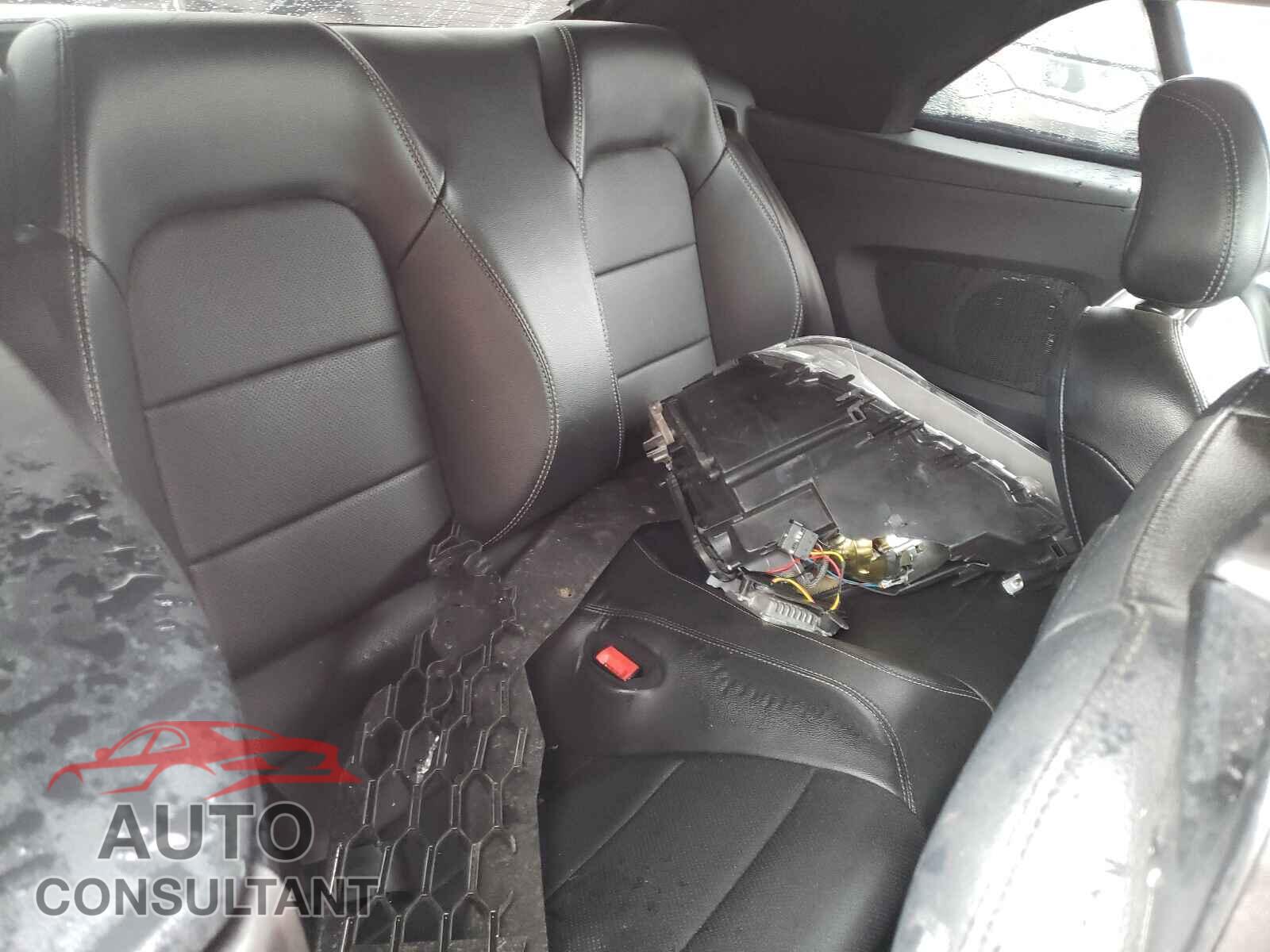 FORD MUSTANG 2019 - 1FATP8UH7K5149251