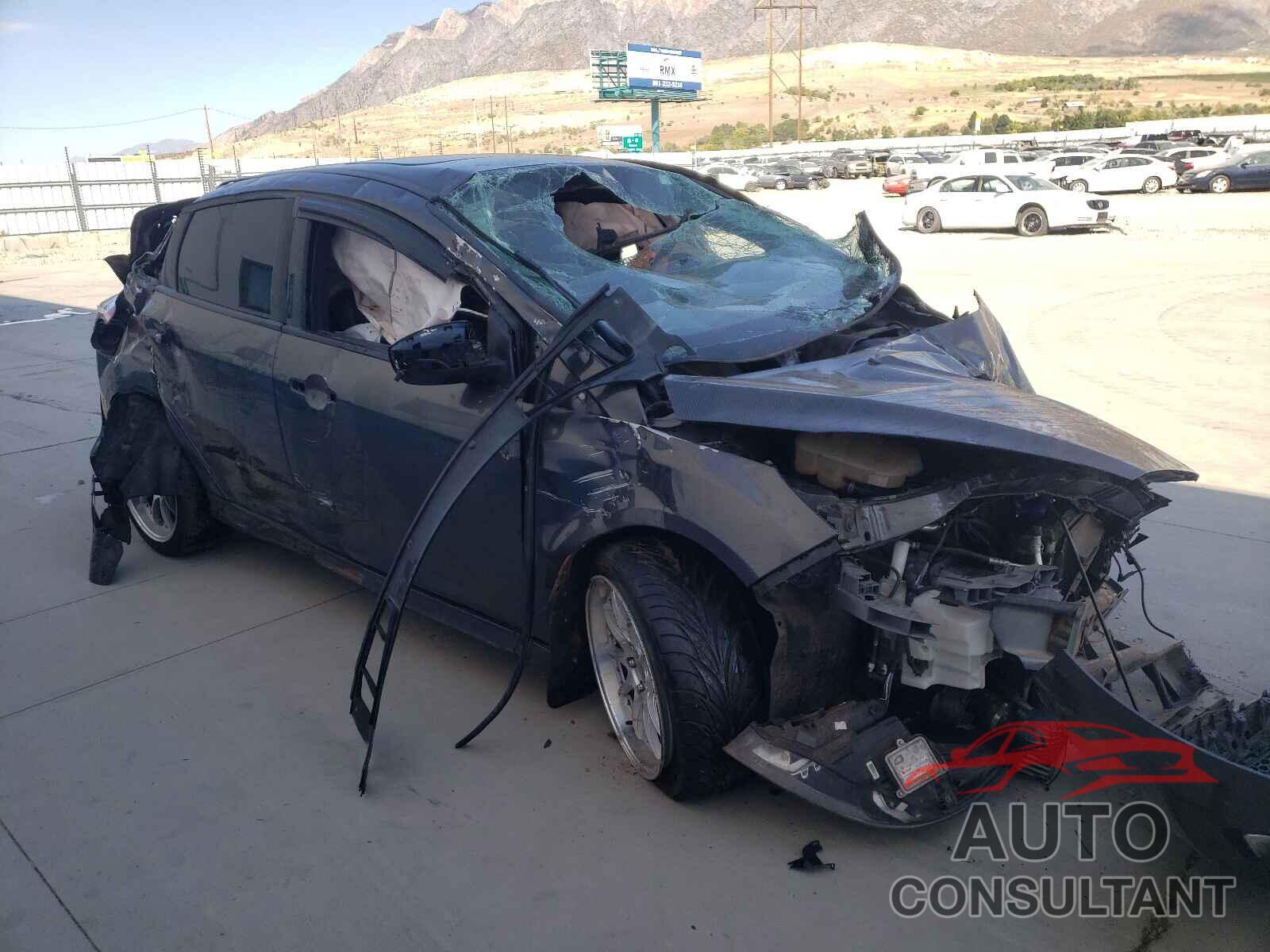 FORD FOCUS 2018 - 1FADP3L9XJL244141
