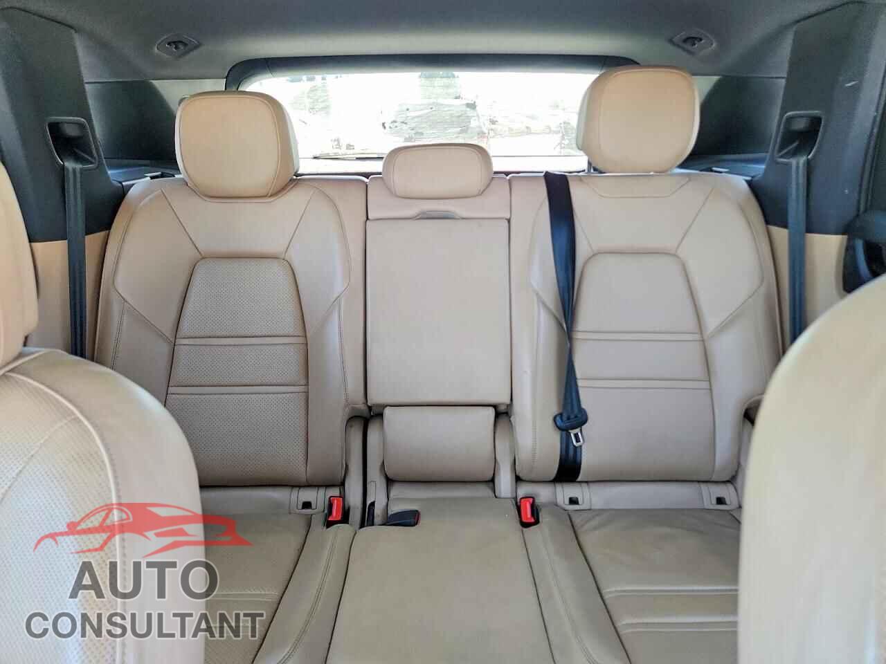 PORSCHE CAYENNE 2019 - WP1AA2AY0KDA04867