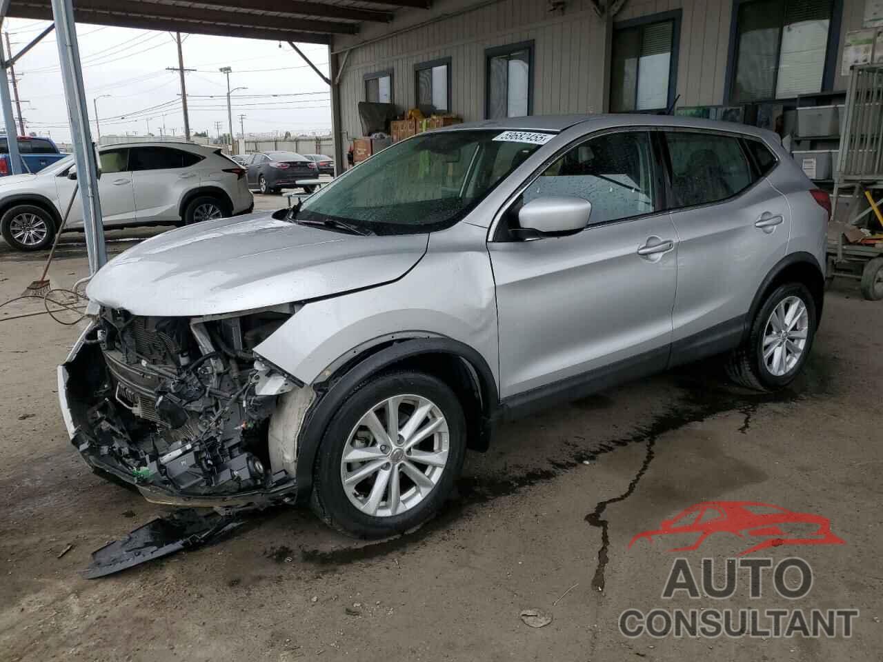 NISSAN ROGUE 2018 - JN1BJ1CP4JW158802