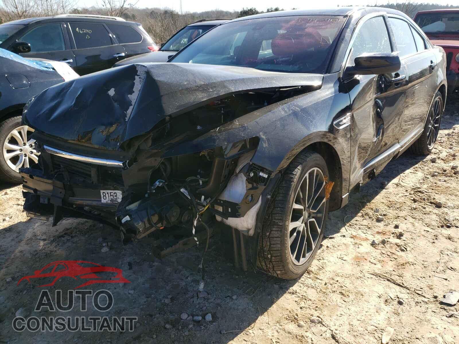 FORD TAURUS 2018 - 1FAHP2E84JG129222