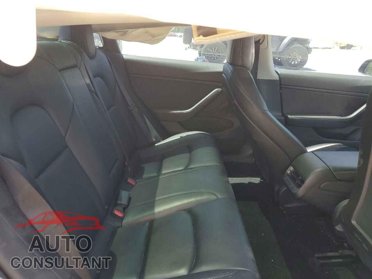 TESLA MODEL 3 2019 - 5YJ3E1EB4KF384965