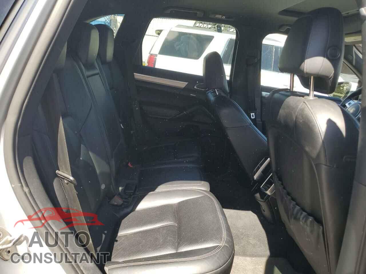 PORSCHE CAYENNE 2011 - WP1AB2A25BLA54887