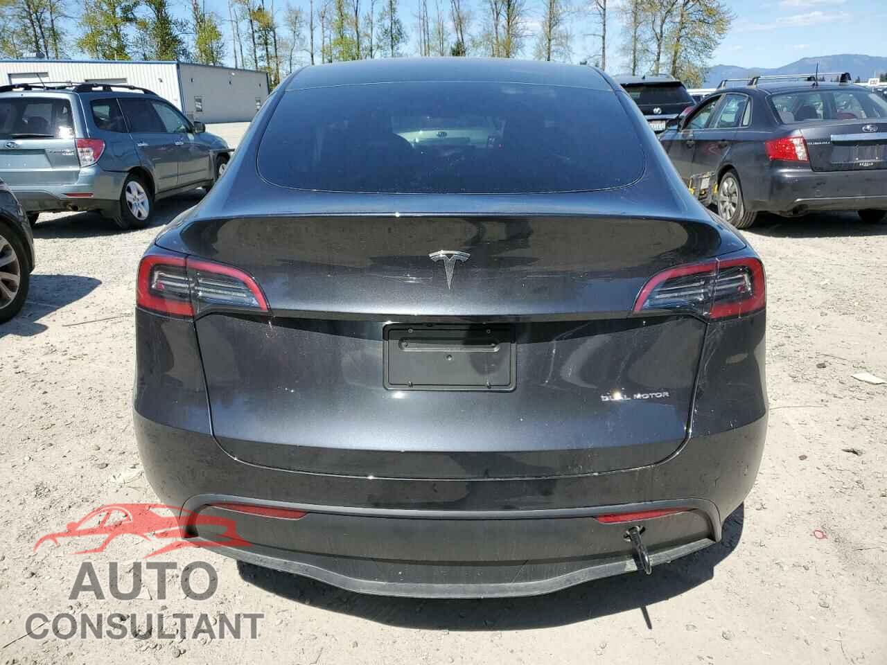 TESLA MODEL Y 2024 - 7SAYGDEE2RF013487