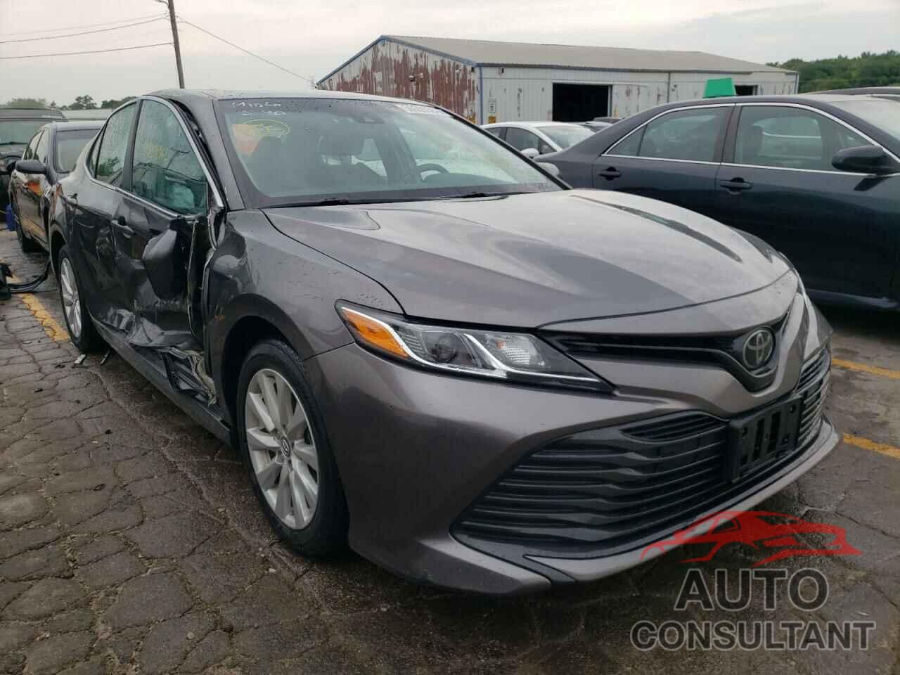 TOYOTA CAMRY 2018 - 4T1B11HK1JU576994