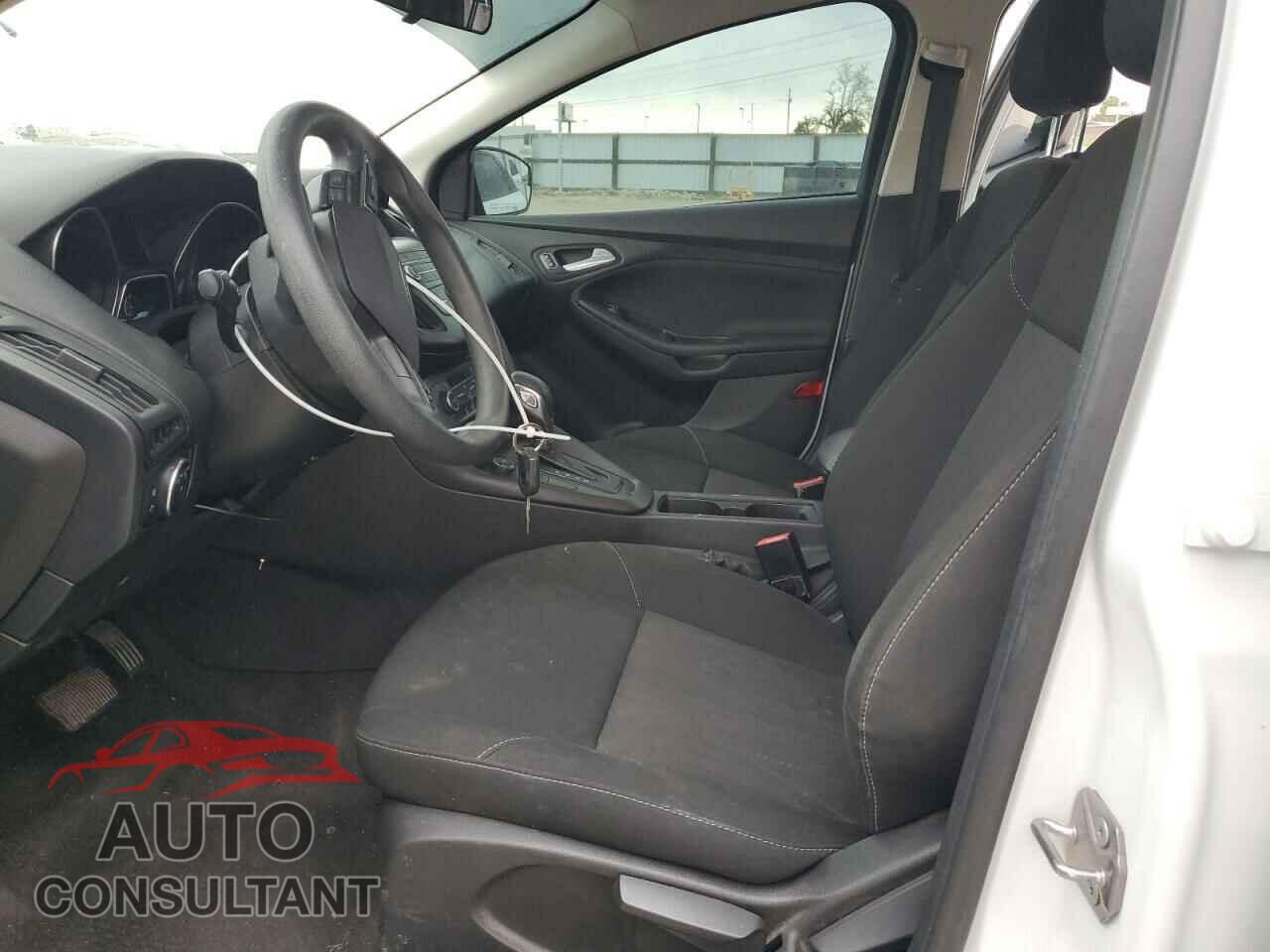 FORD FOCUS 2018 - 1FADP3FE5JL230334