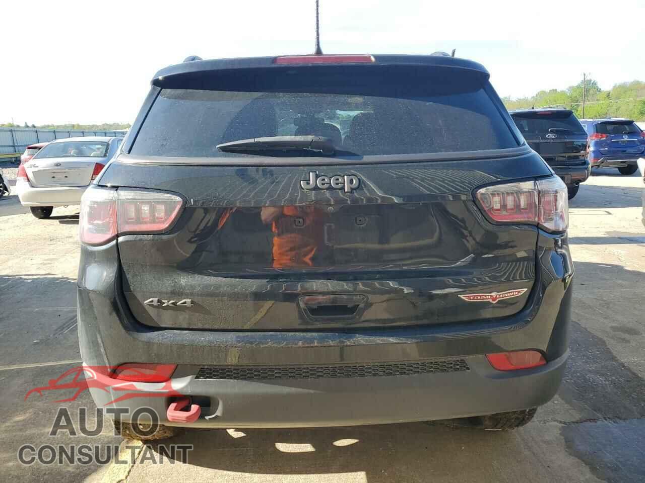 JEEP COMPASS 2018 - 3C4NJDDB5JT501699