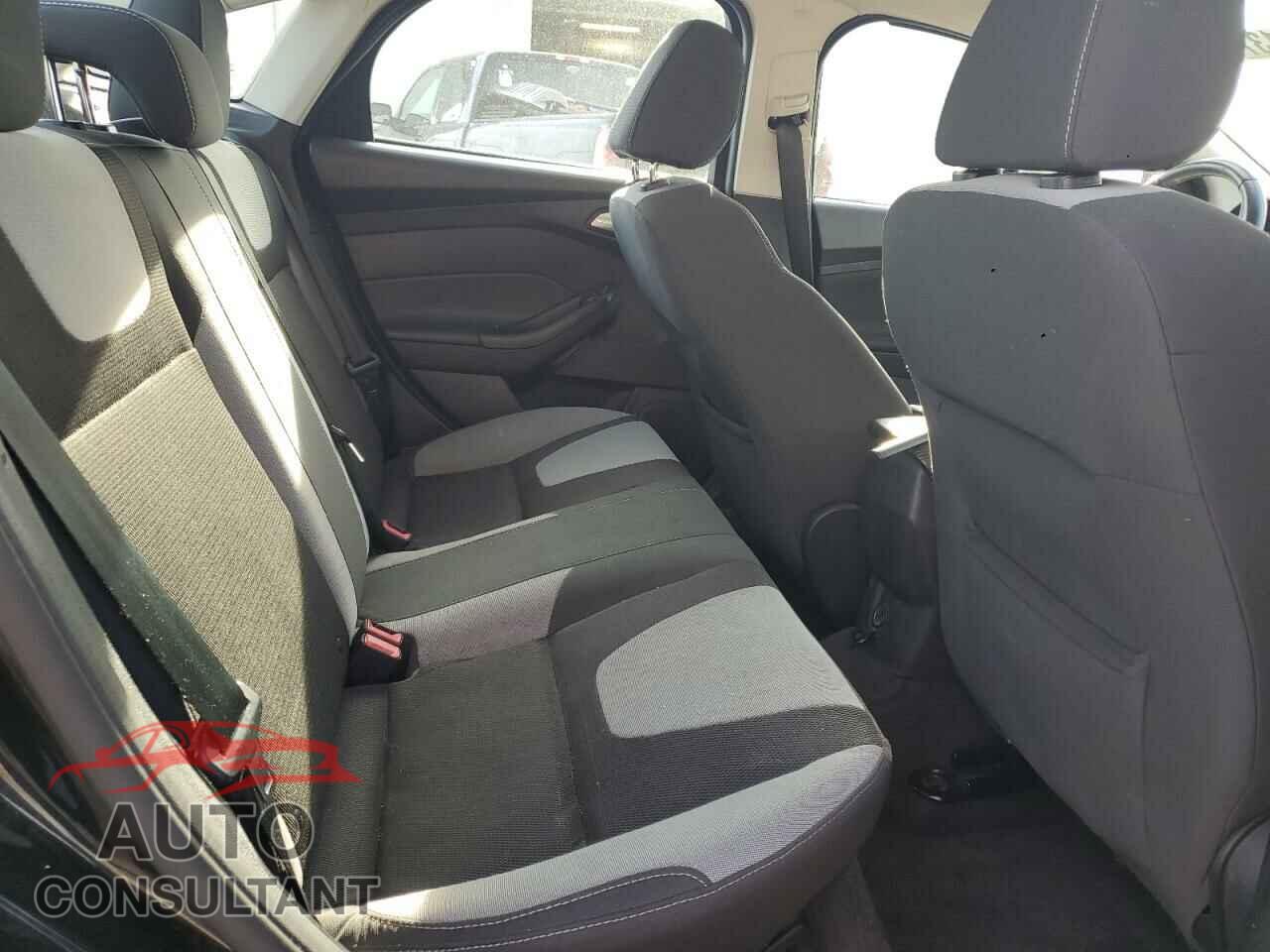 FORD FOCUS 2014 - 1FADP3F27EL234607