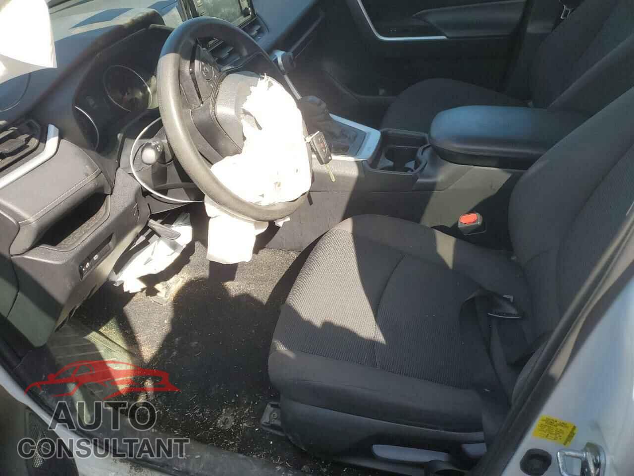 TOYOTA RAV4 2021 - 2T3F1RFVXMC168052