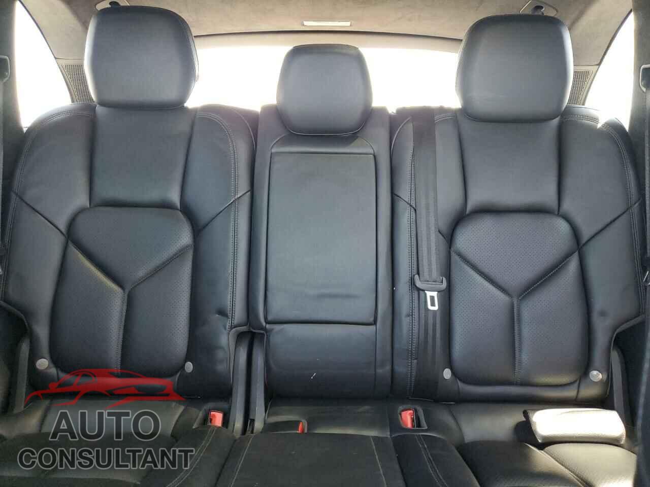 PORSCHE CAYENNE 2016 - WP1AD2A27GLA73457
