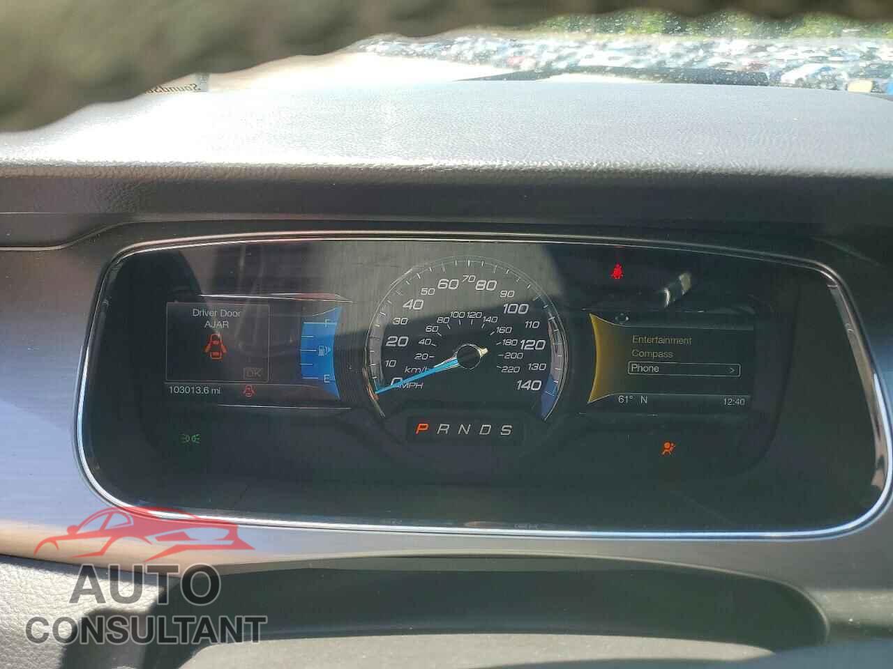 FORD TAURUS 2017 - 1FAHP2E80HG144438