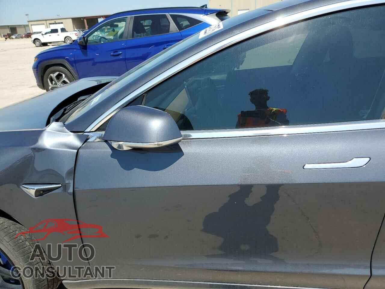 TESLA MODEL 3 2019 - 5YJ3E1EA3KF317085