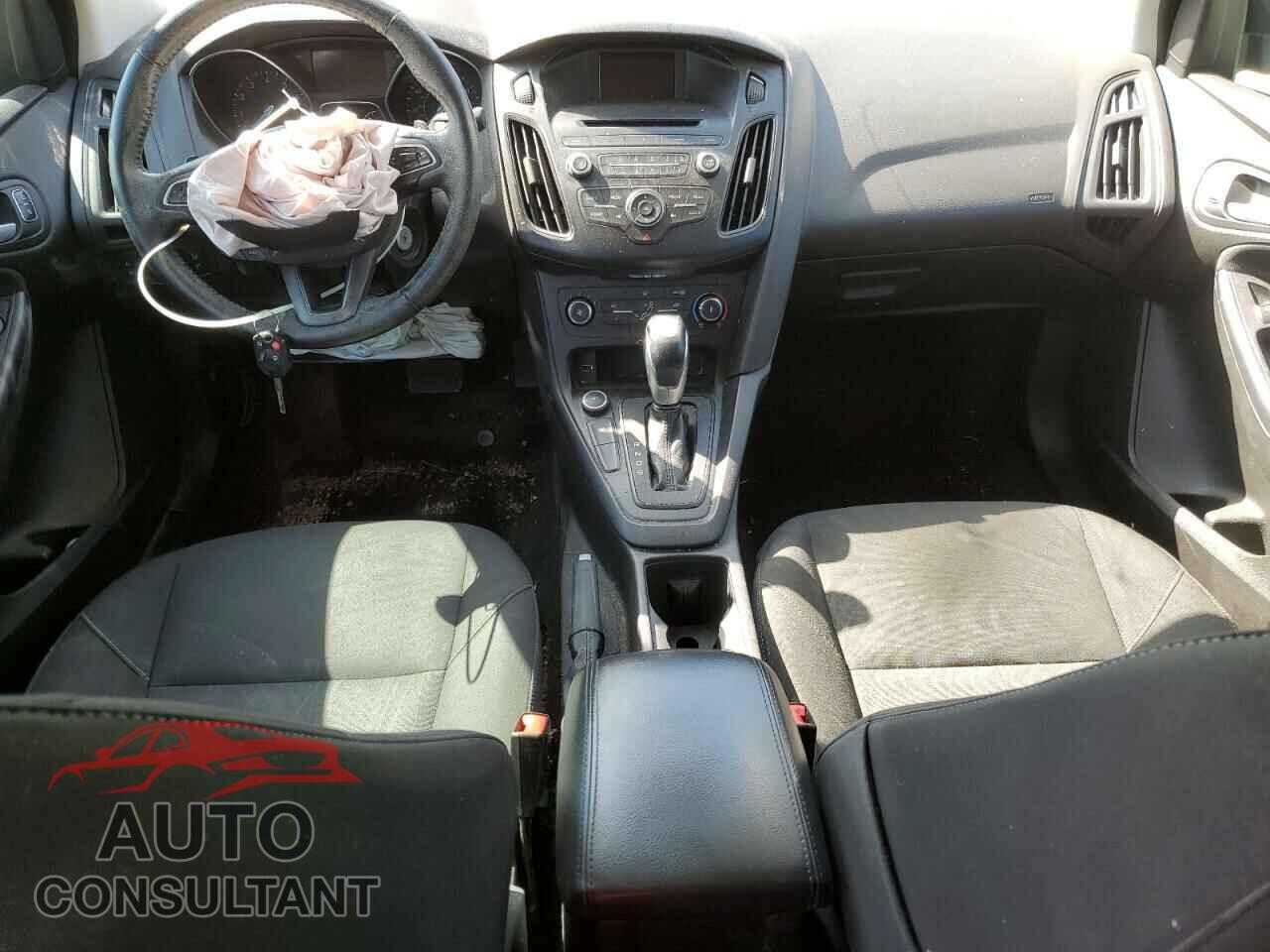 FORD FOCUS 2015 - 1FADP3F20FL385225
