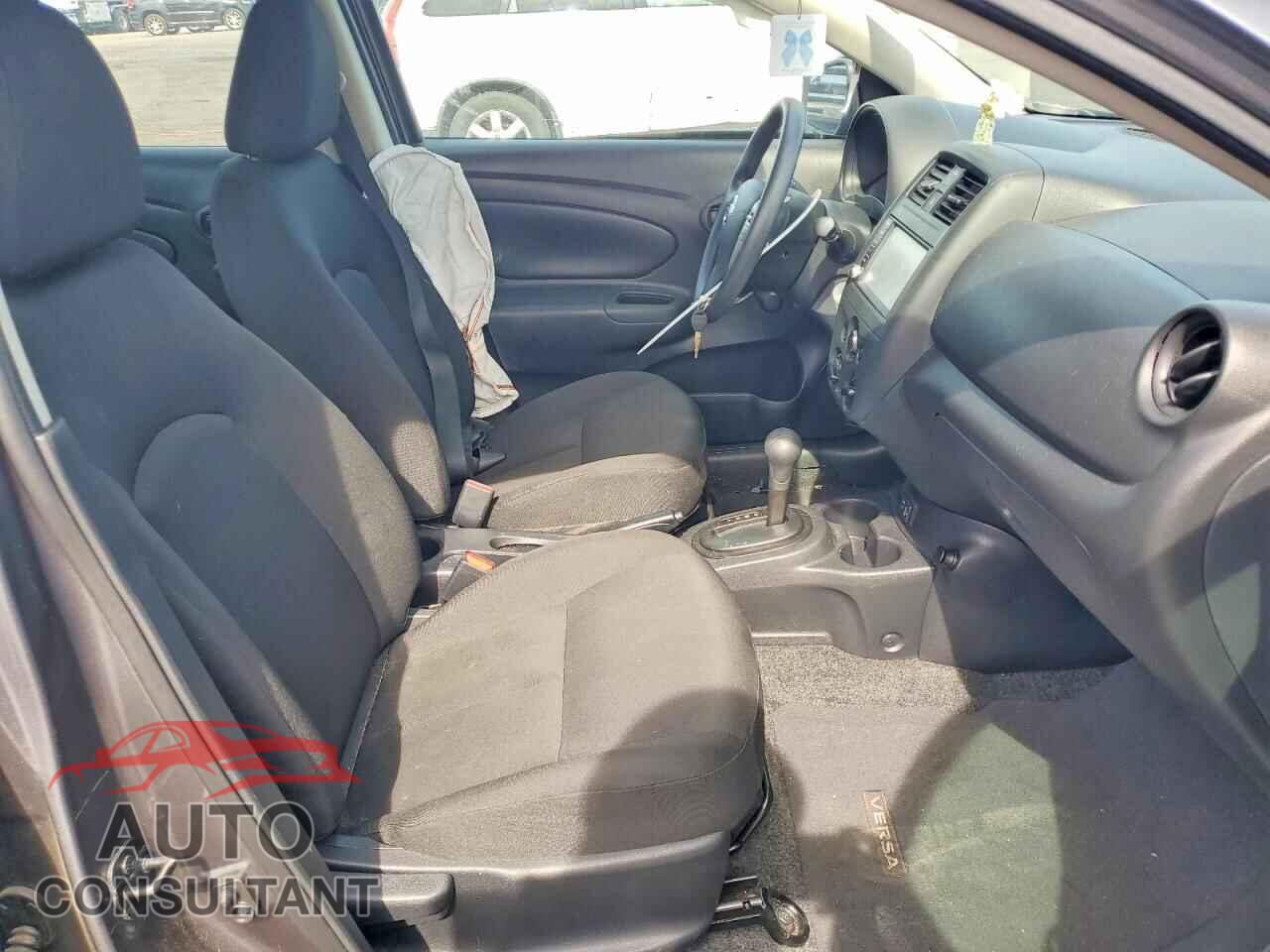 NISSAN VERSA 2019 - 3N1CN7AP3KL828247