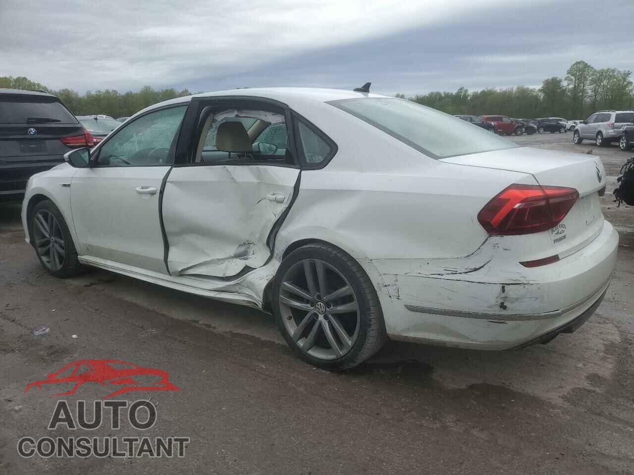 VOLKSWAGEN PASSAT 2018 - 1VWAA7A35JC036718