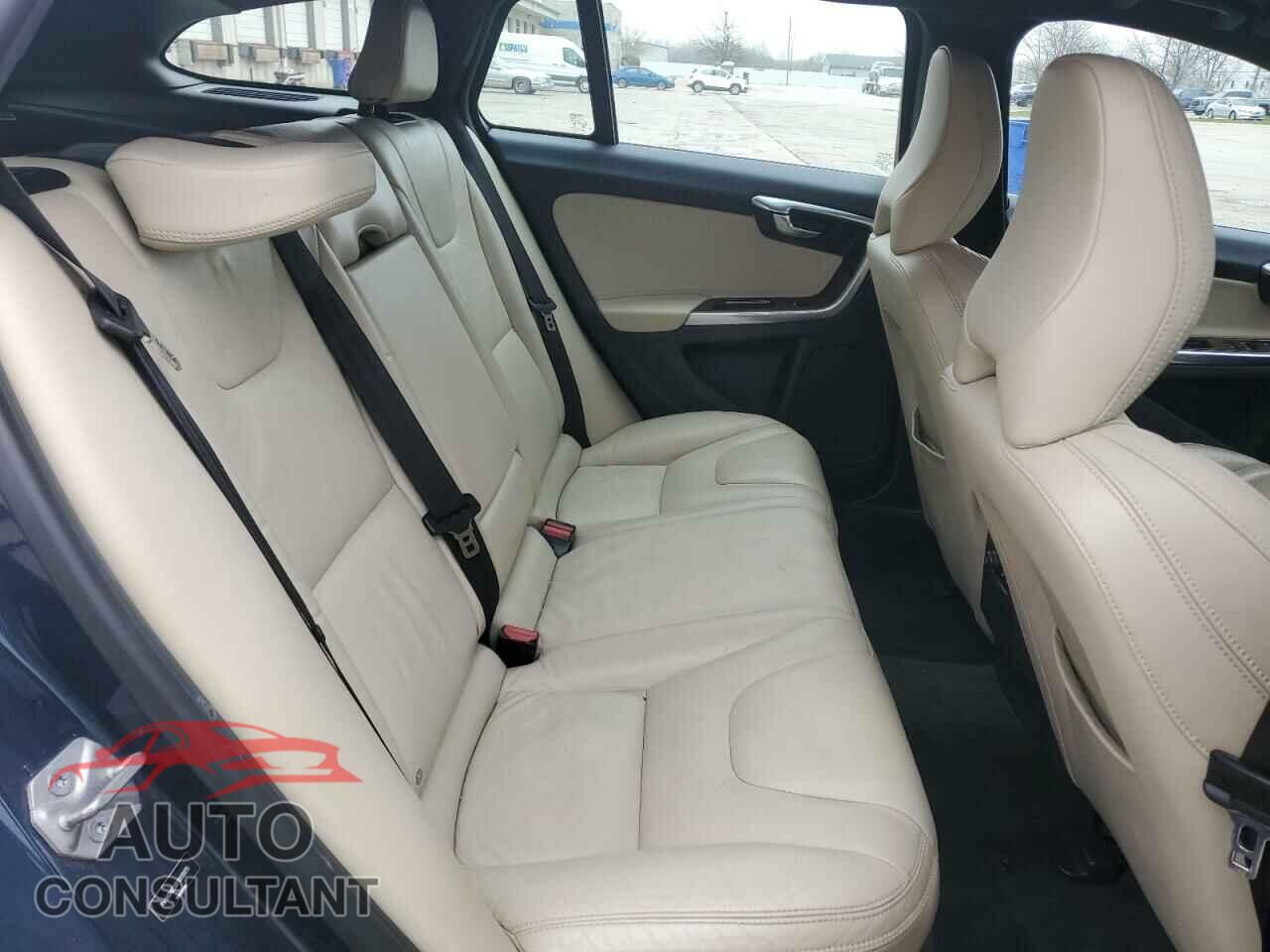 VOLVO V60 2015 - YV140MEC6F1213575