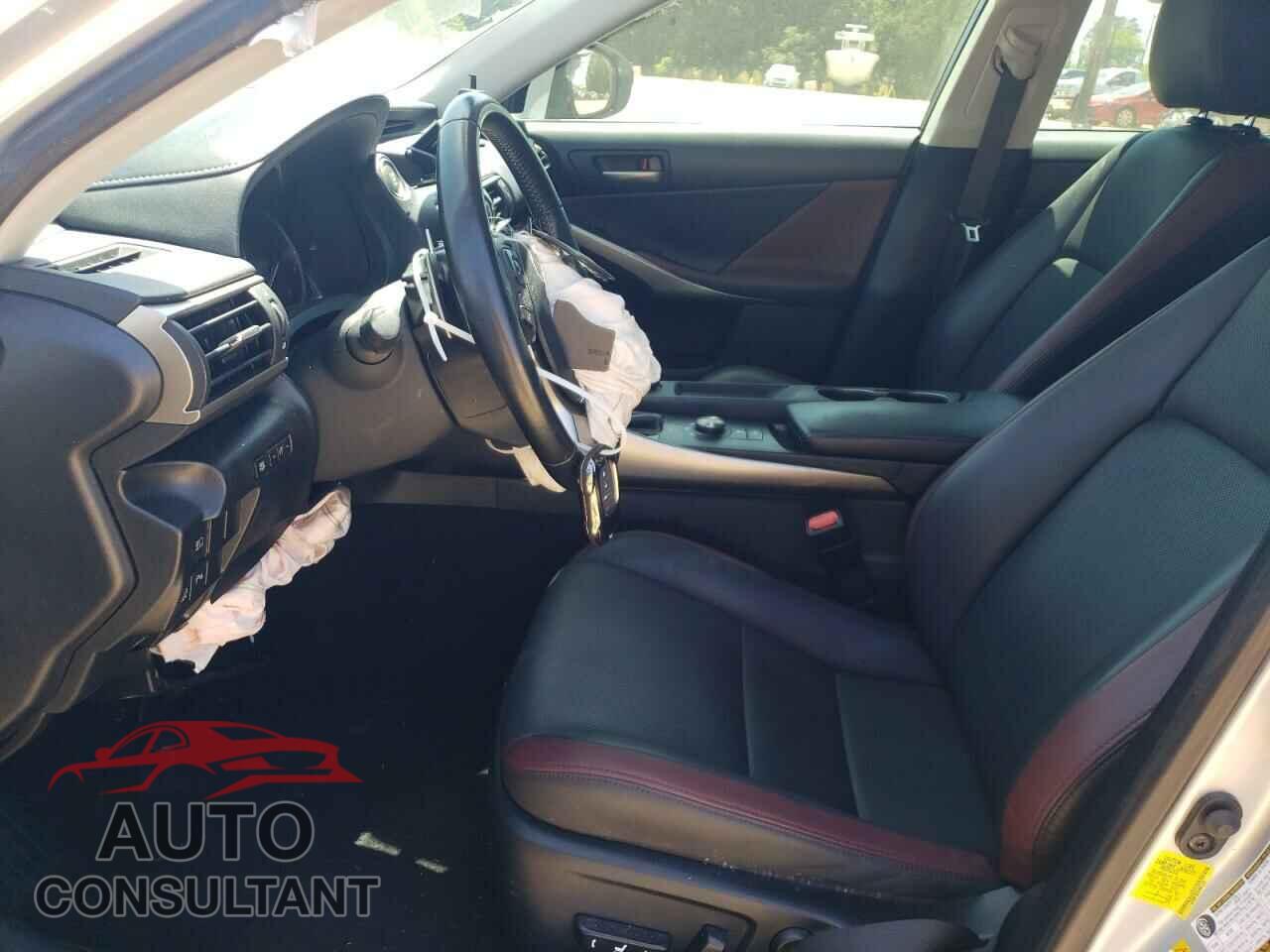 LEXUS IS 2018 - JTHBA1D25J5071432