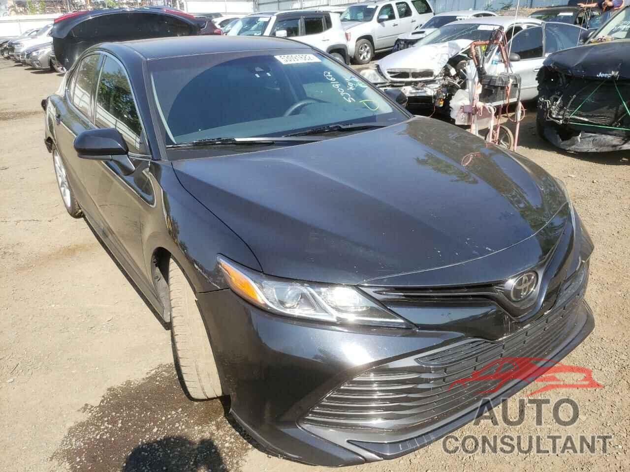 TOYOTA CAMRY 2018 - 4T1B11HK5JU041988