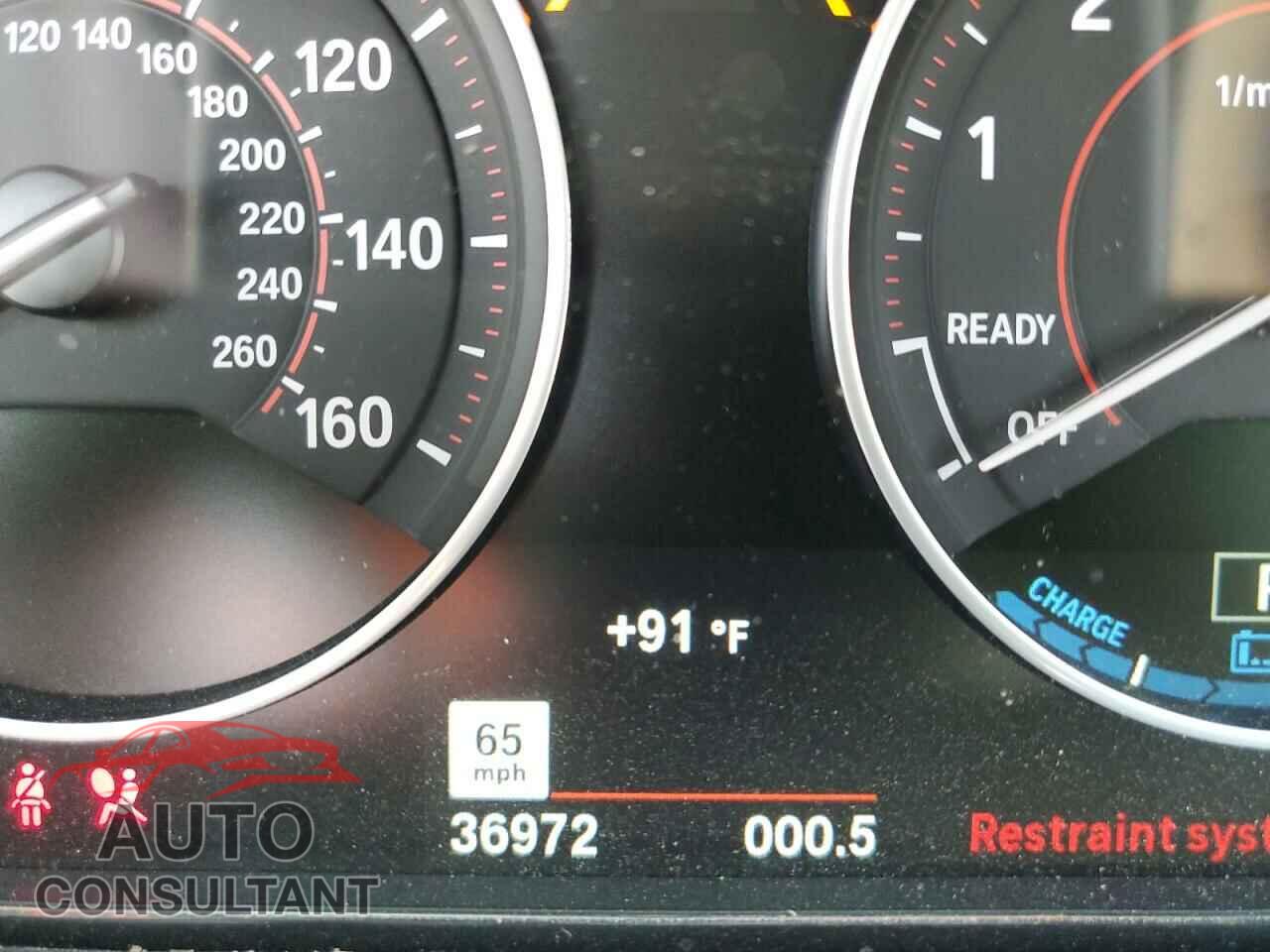BMW 3 SERIES 2017 - WBA8E1C33HA159078