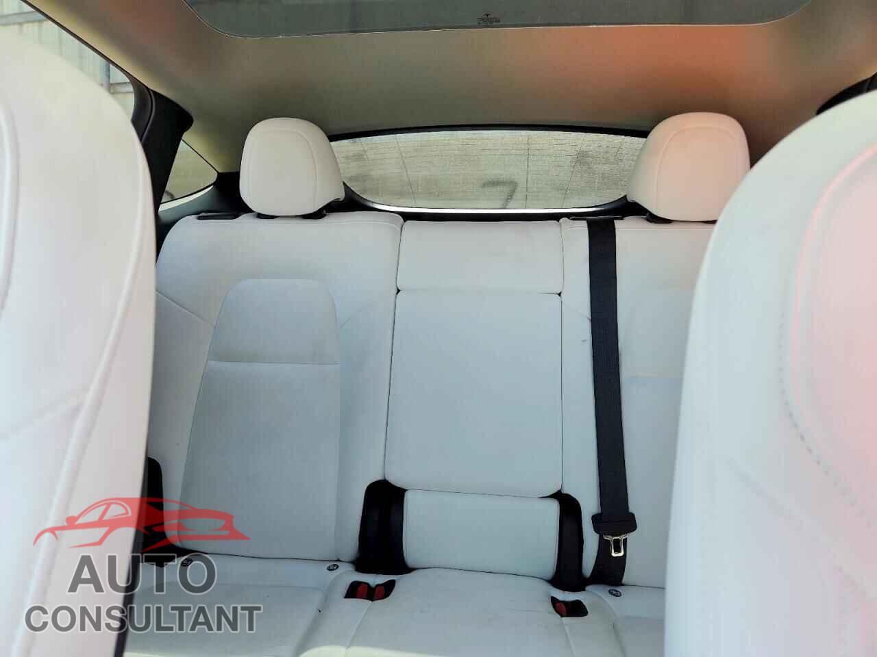 TESLA MODEL Y 2023 - 7SAYGDEE7PF616075