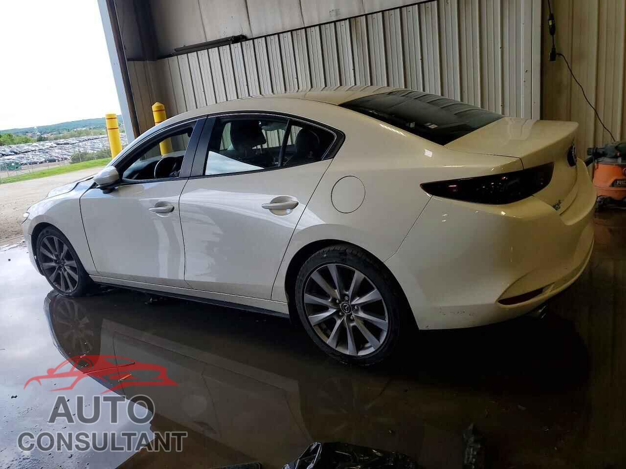 MAZDA 3 2021 - JM1BPBCLXM1306192