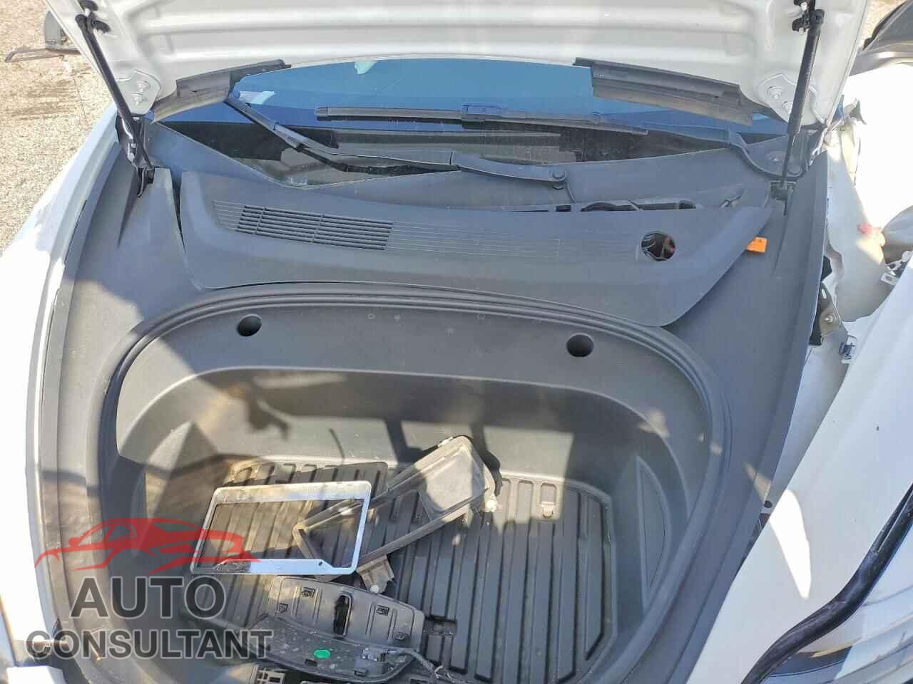 TESLA MODEL 3 2022 - 5YJ3E1EB3NF211295