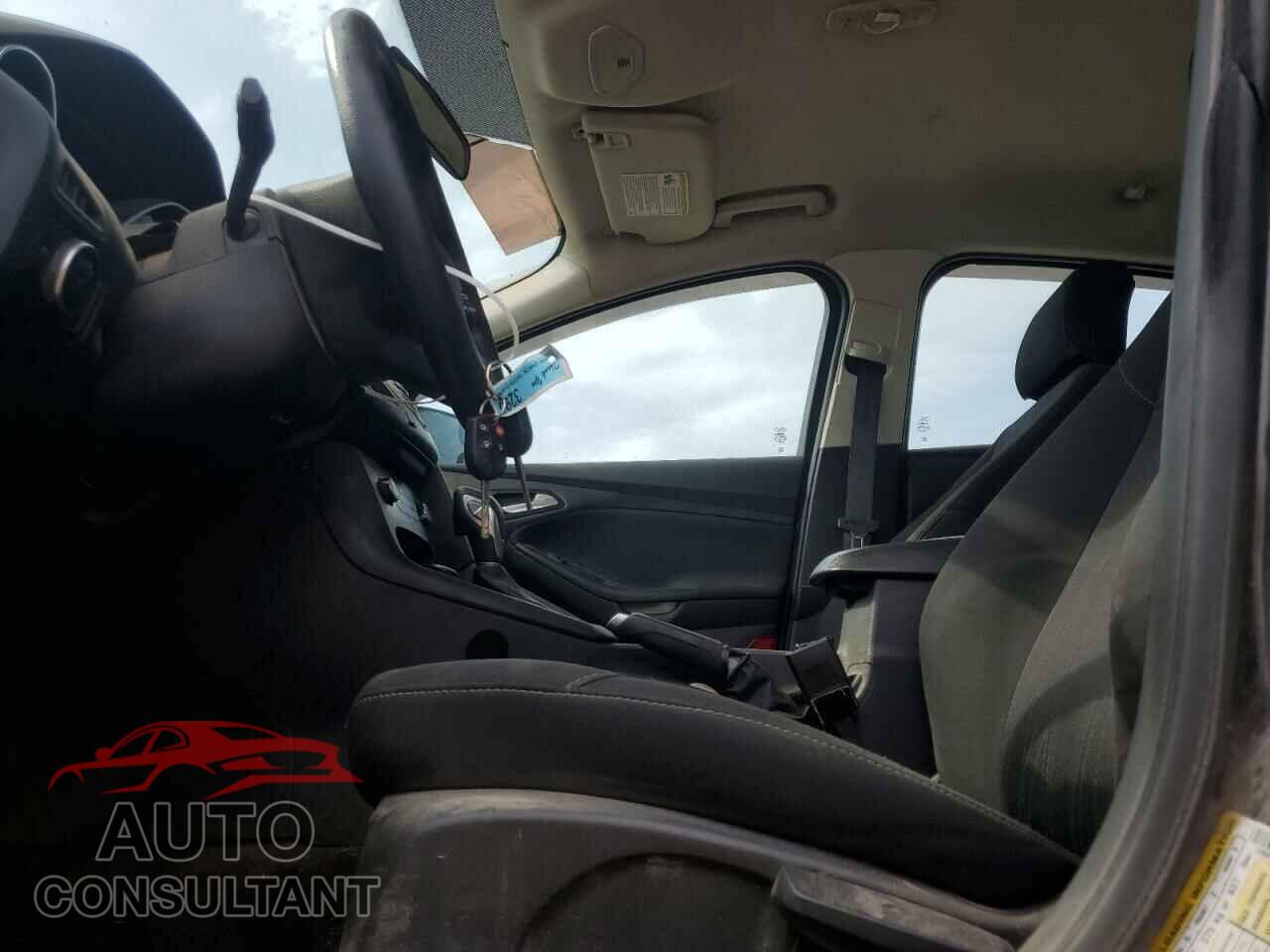 FORD FOCUS 2017 - 1FADP3K24HL301710