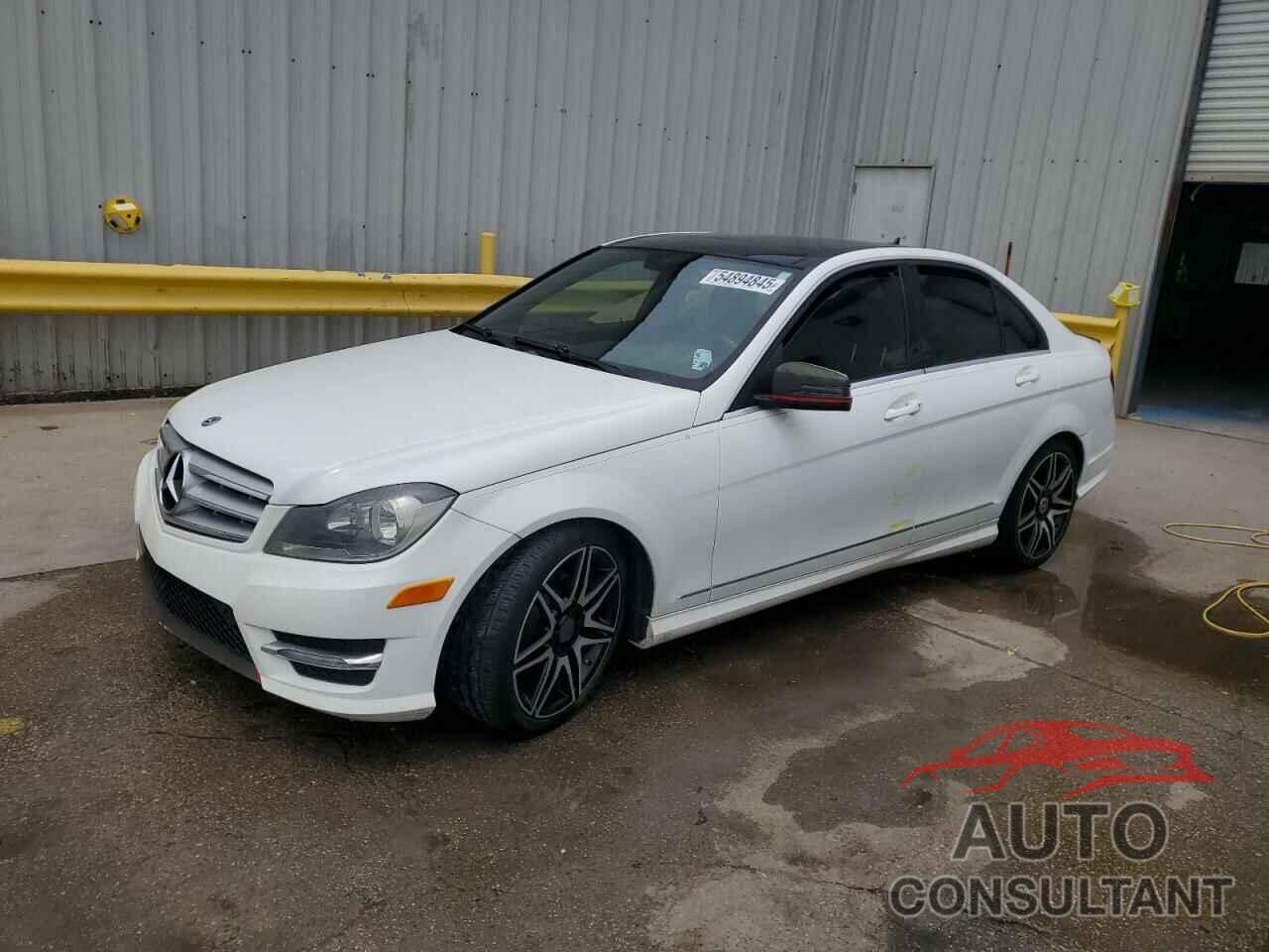 MERCEDES-BENZ C-CLASS 2013 - WDDGF4HB1DR262742