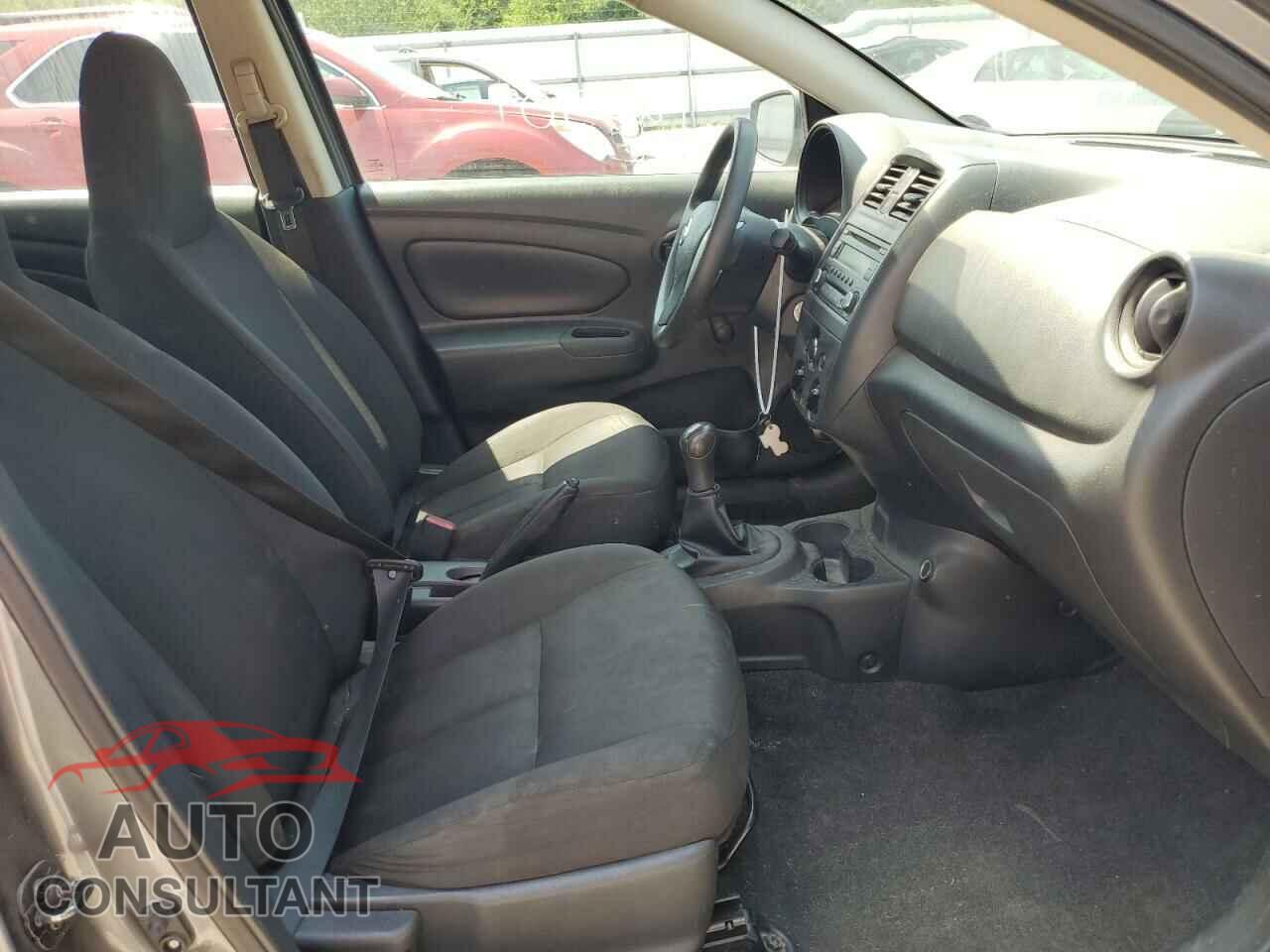 NISSAN VERSA 2017 - 3N1CN7AP1HL901544