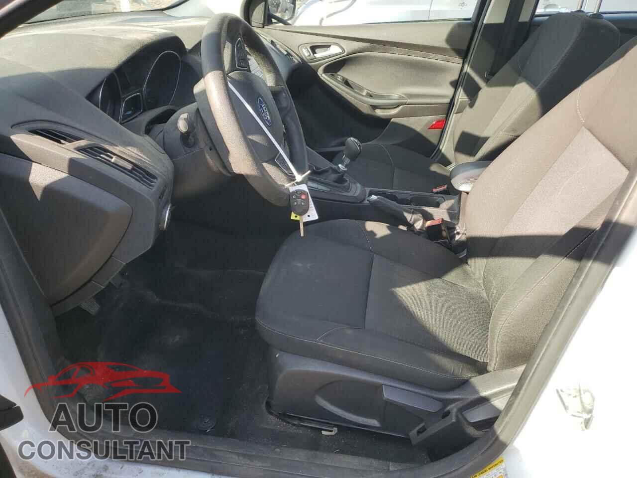 FORD FOCUS 2017 - 1FADP3FE8HL266626