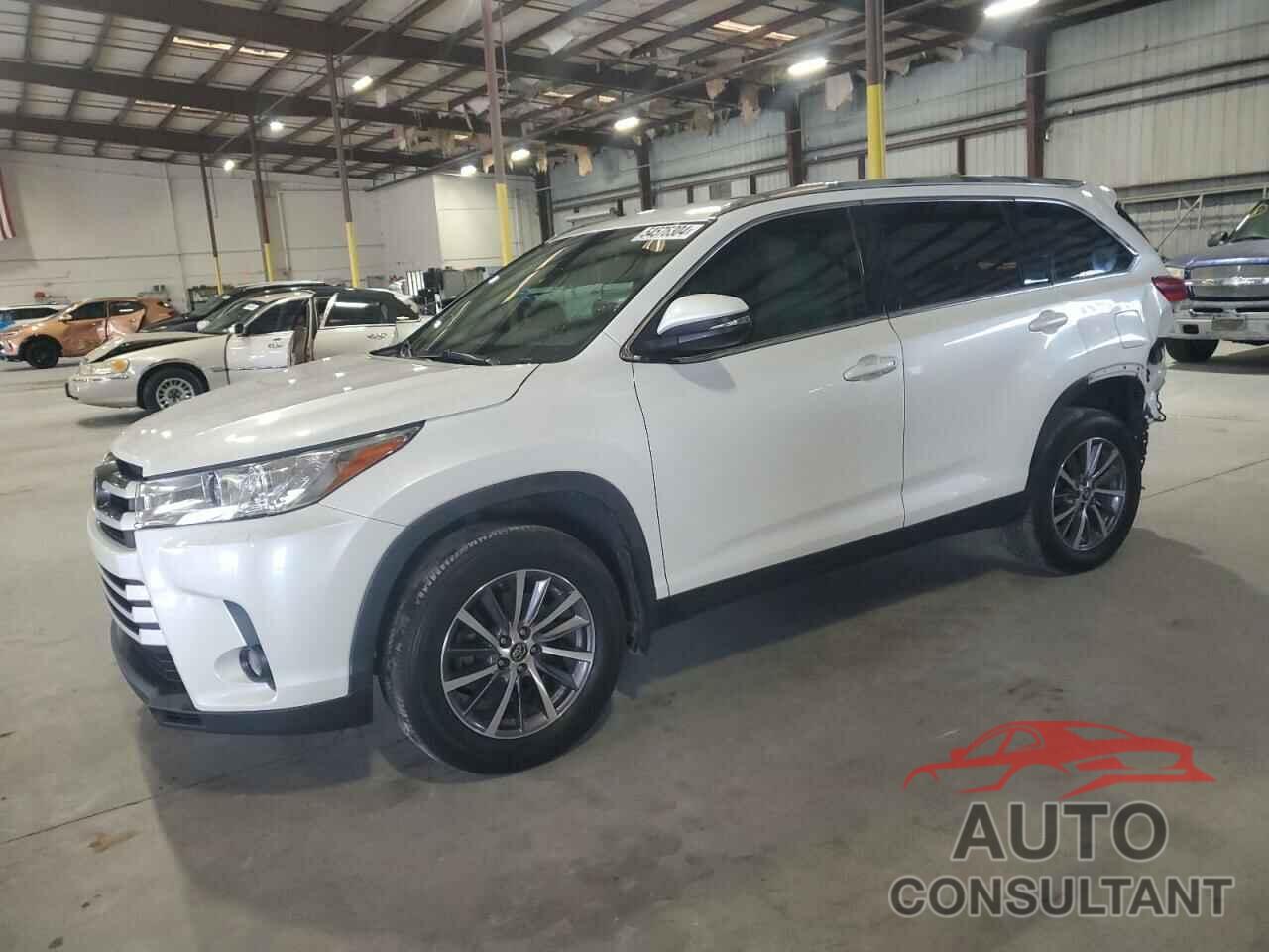 TOYOTA HIGHLANDER 2019 - 5TDJZRFH6KS587946