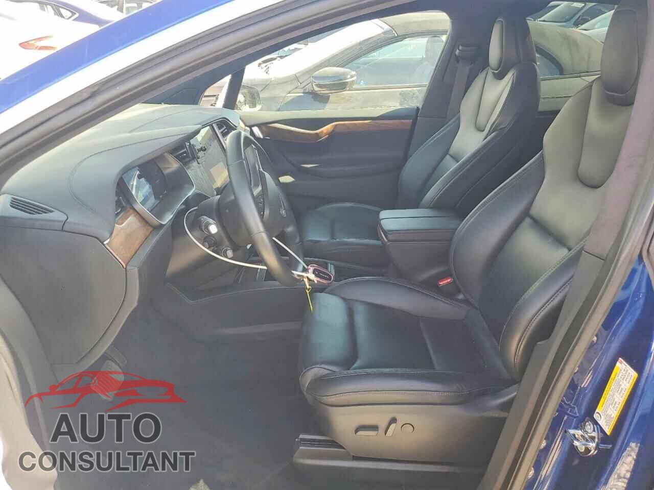 TESLA MODEL X 2020 - 5YJXCBE21LF245908